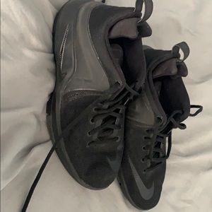 Lebron basketball shoes